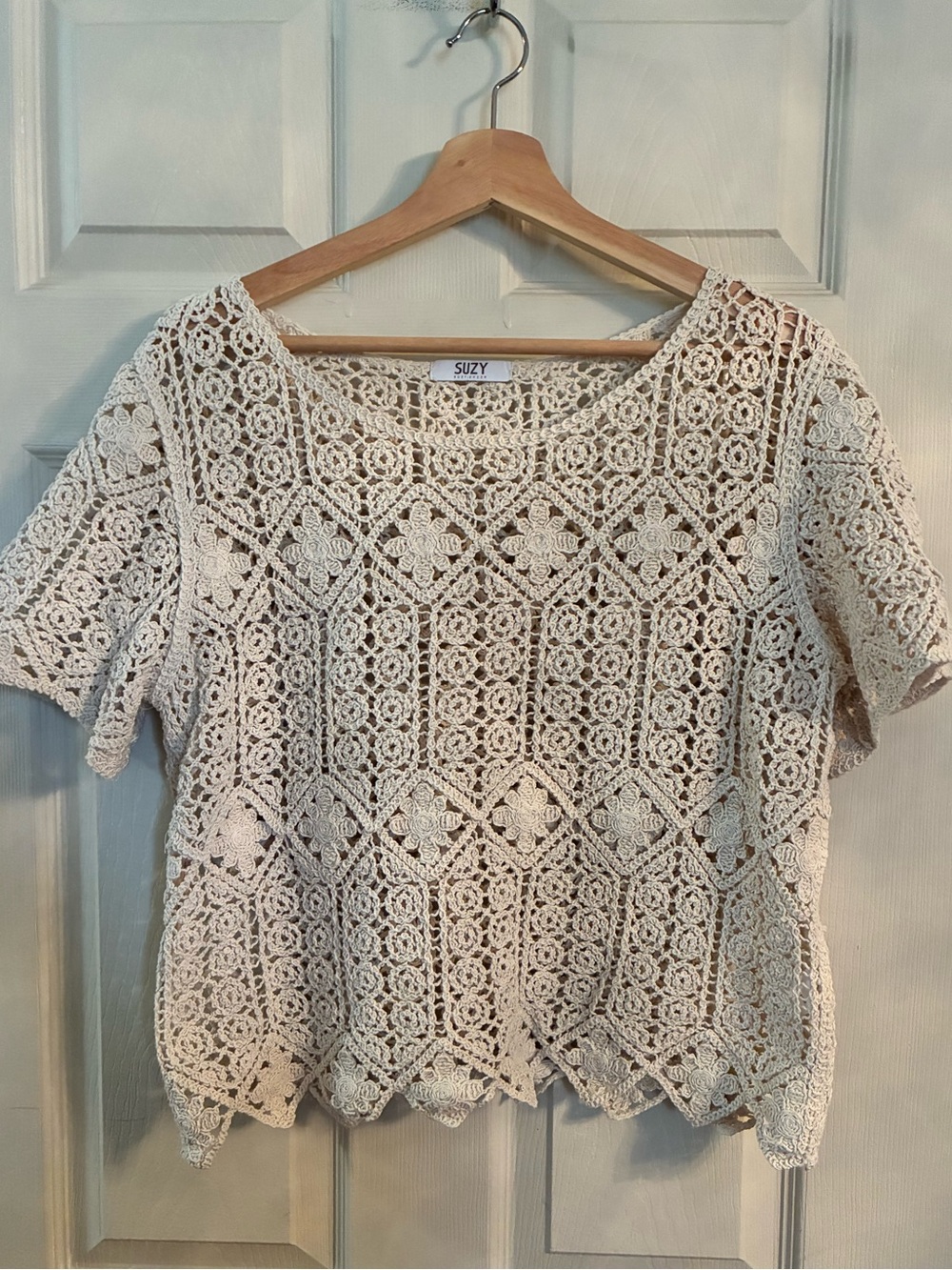 Suzy Shier Cream Crochet Lace Short Sleeve Top
